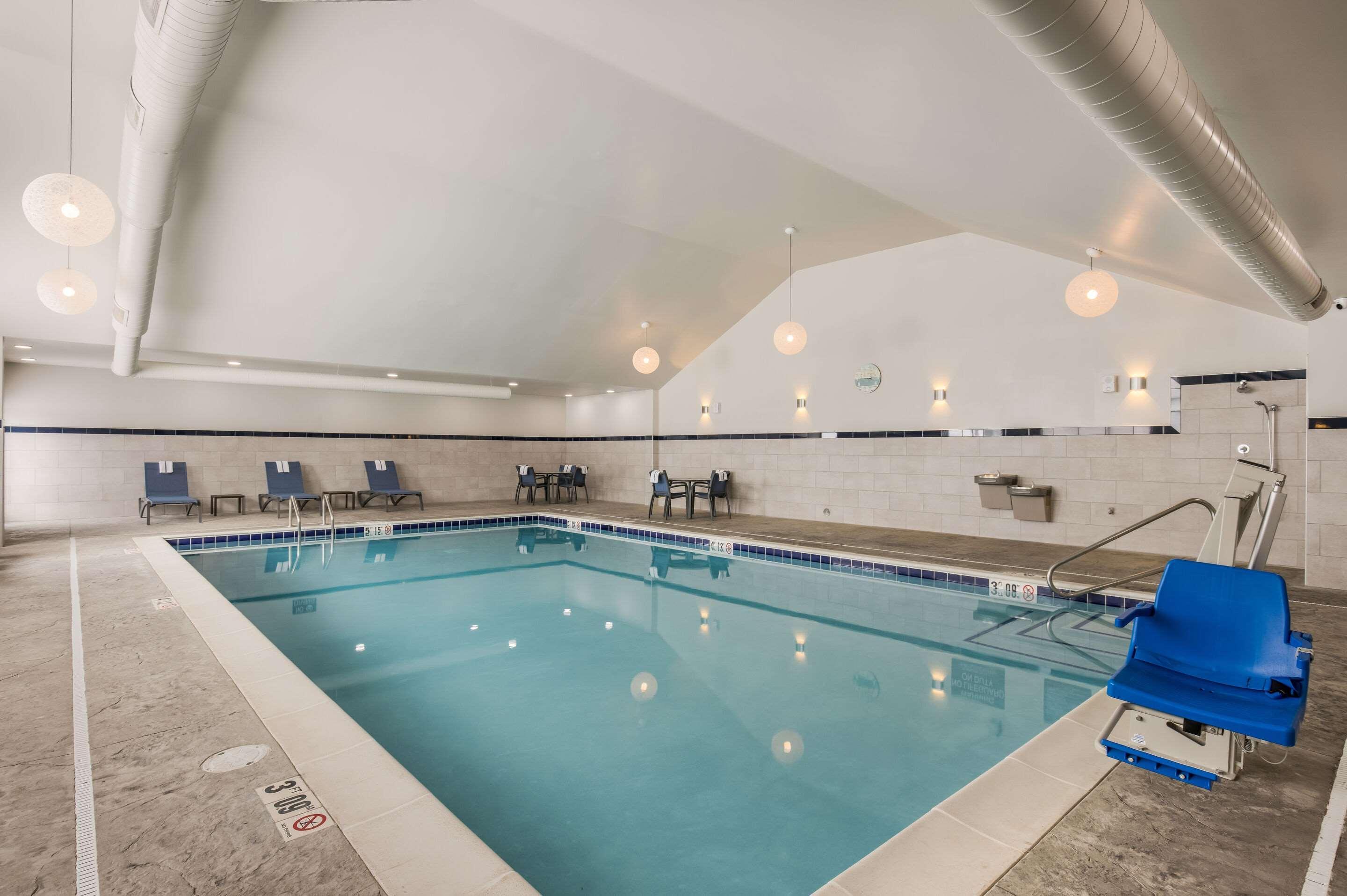 Comfort Inn & Suites Гейлорд Екстериор снимка