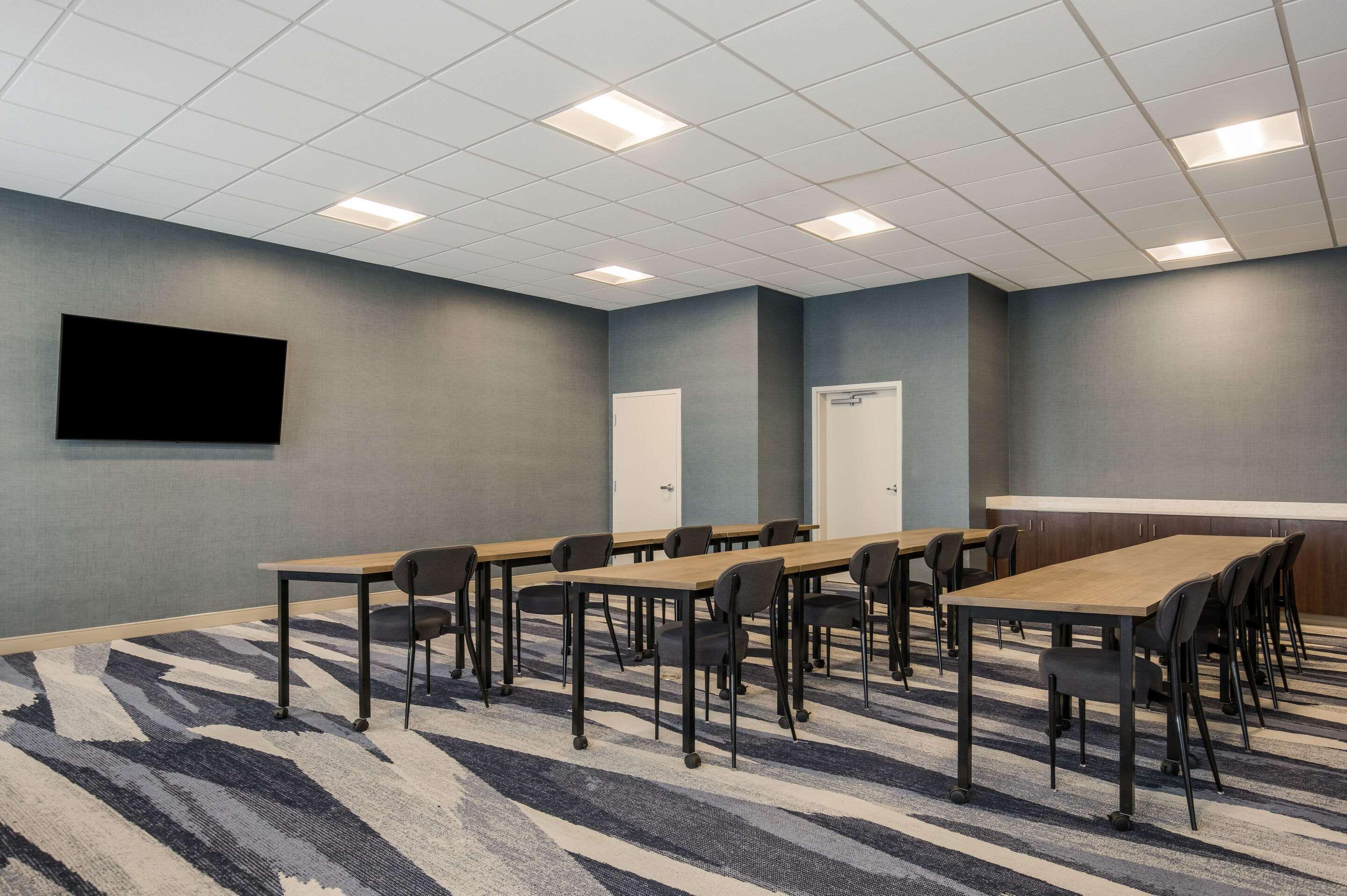 Comfort Inn & Suites Гейлорд Екстериор снимка