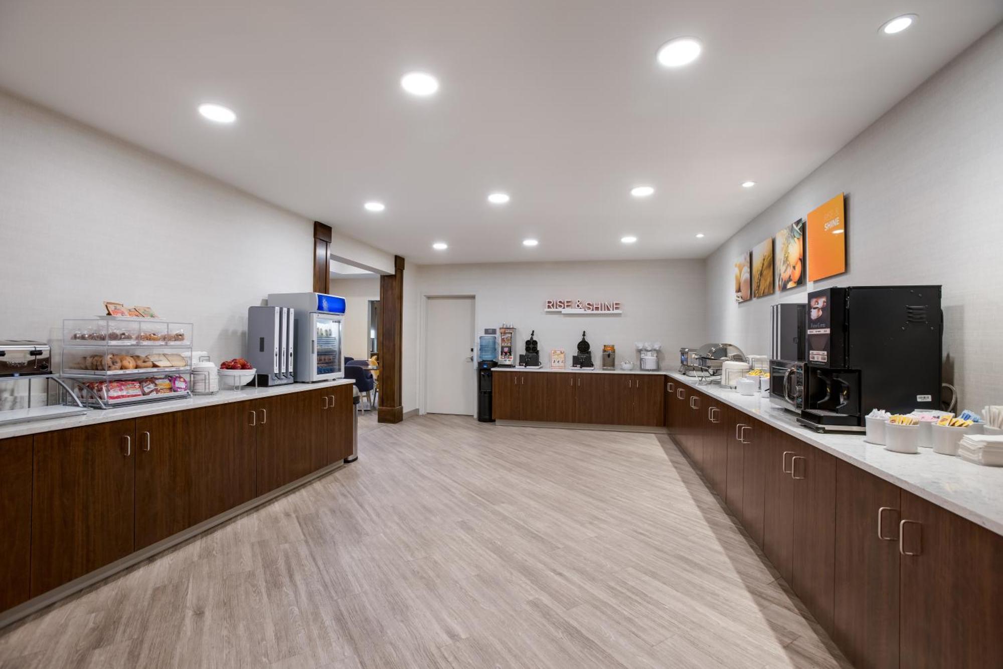 Comfort Inn & Suites Гейлорд Екстериор снимка